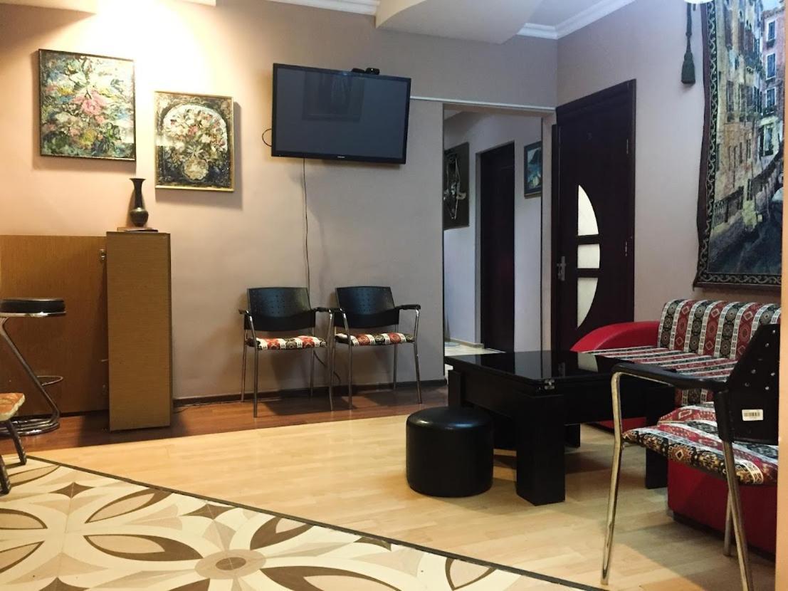 فندق The Sindh House - Indus Aroma Restaurant تبليسي المظهر الخارجي الصورة
