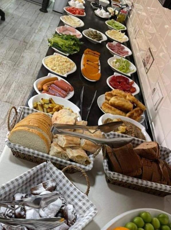 فندق The Sindh House - Indus Aroma Restaurant تبليسي المظهر الخارجي الصورة
